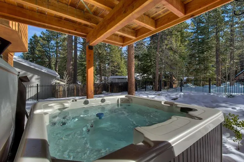 Brand New Upscale Home, Hot Tub, Foosball South Lake Tahoe Verenigde Staten